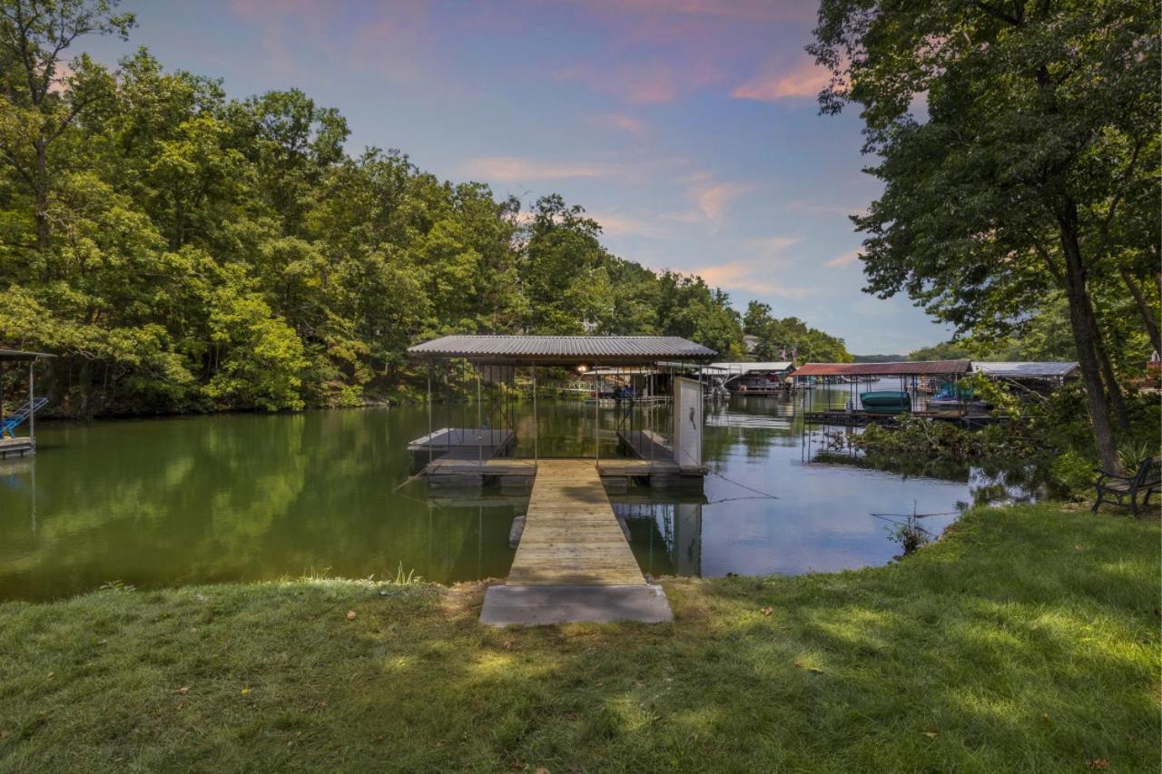 Rock Hollow Retreat, Dock, Firepit Camdenton Exterior foto